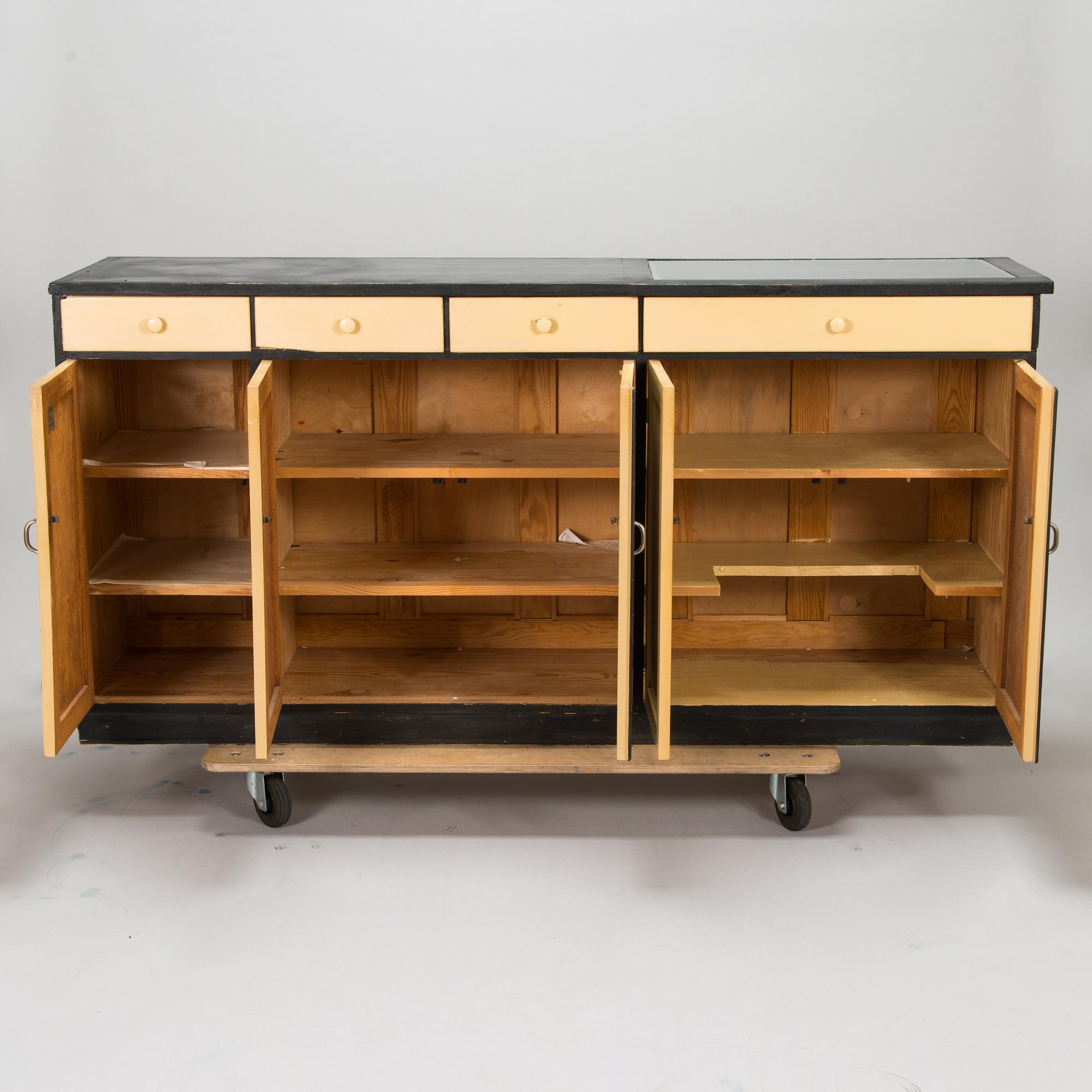 Apteekin tiski/ senkki, Sauvo, 1900-luvun aku.