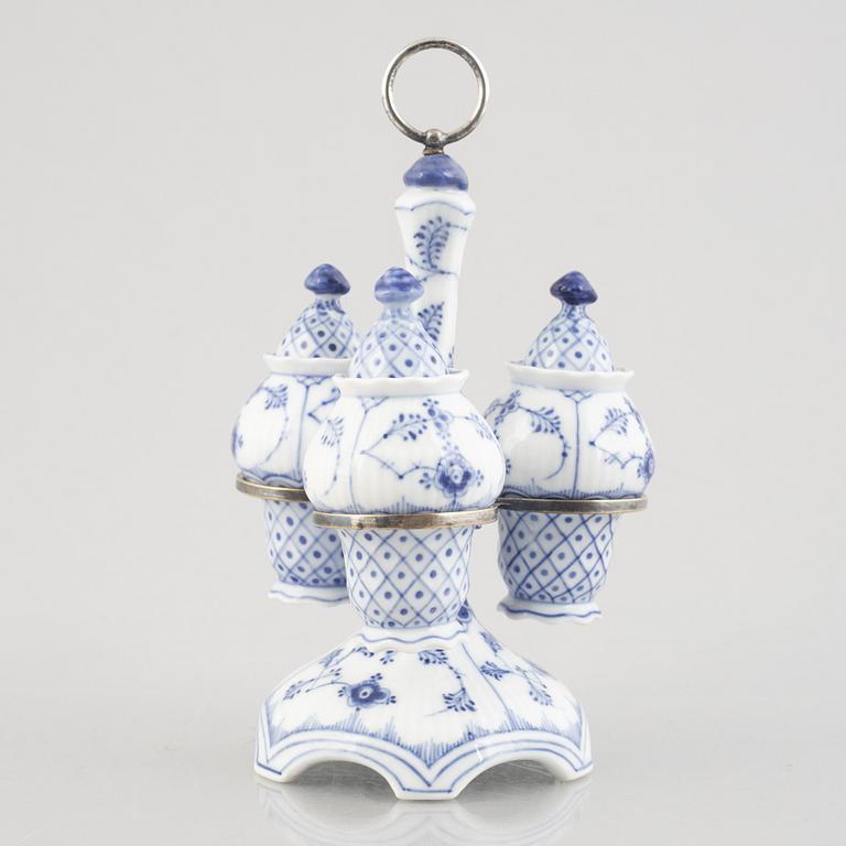 A 'Blue Fluted' / 'Musselmalet rifflet' porcelain cruet set, Royal Copenhagen, model 62, 1893-1923.