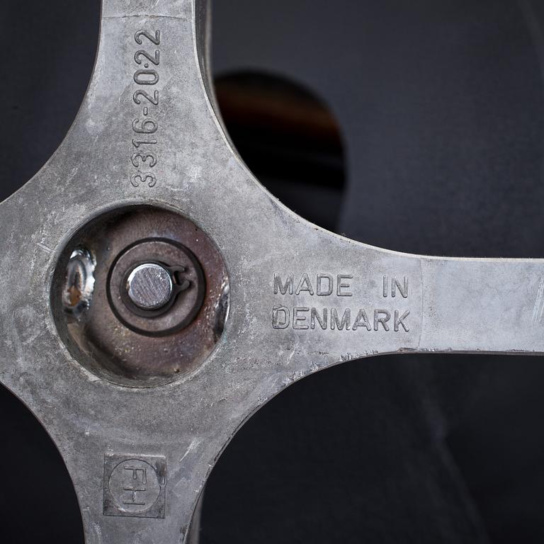 FÅTÖLJ, Arne Jacobsen "Ägget", Fritz Hansen, Danmark.