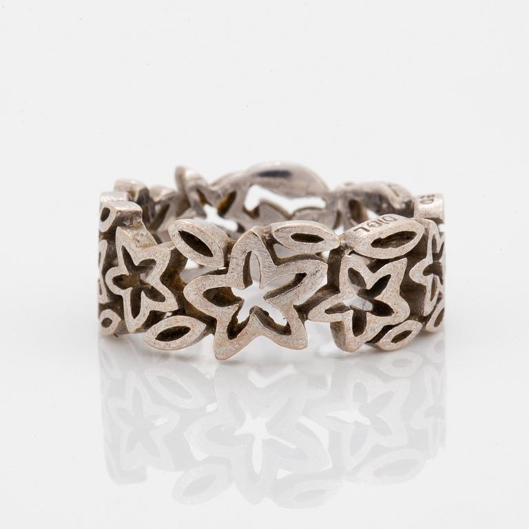 Ole Lynggaard, Charlotte Lynggaard, Ring, "Anemone" 18K white gold.