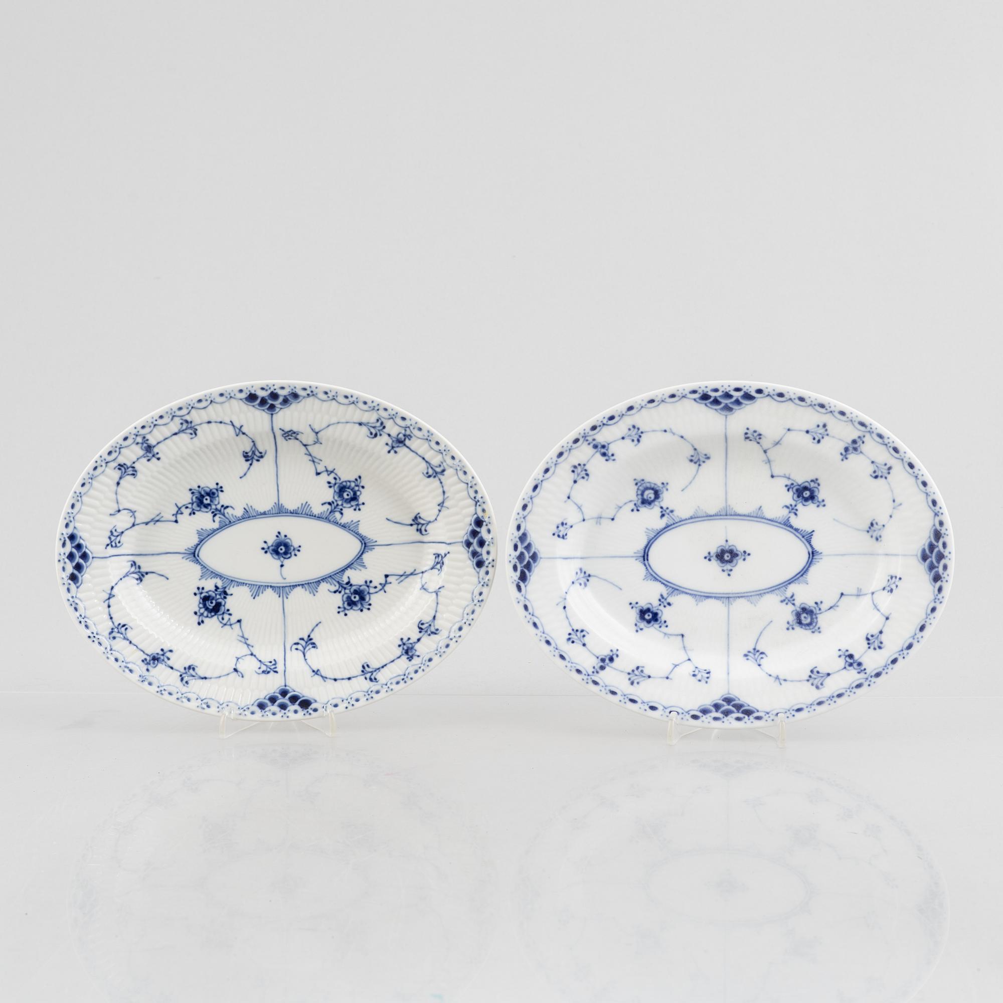 Royal Copenhagen, 24 pieces of half-lace "Musselmalet" , Denmark.