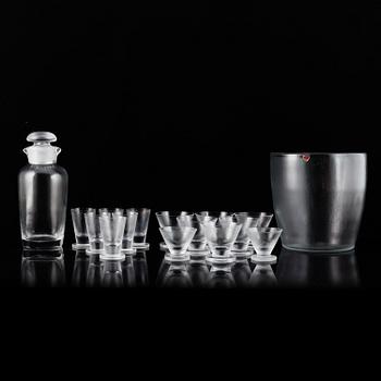 VICKE LINDSTRAND, a 16-piece 'Iced' glass service, Orrefors.