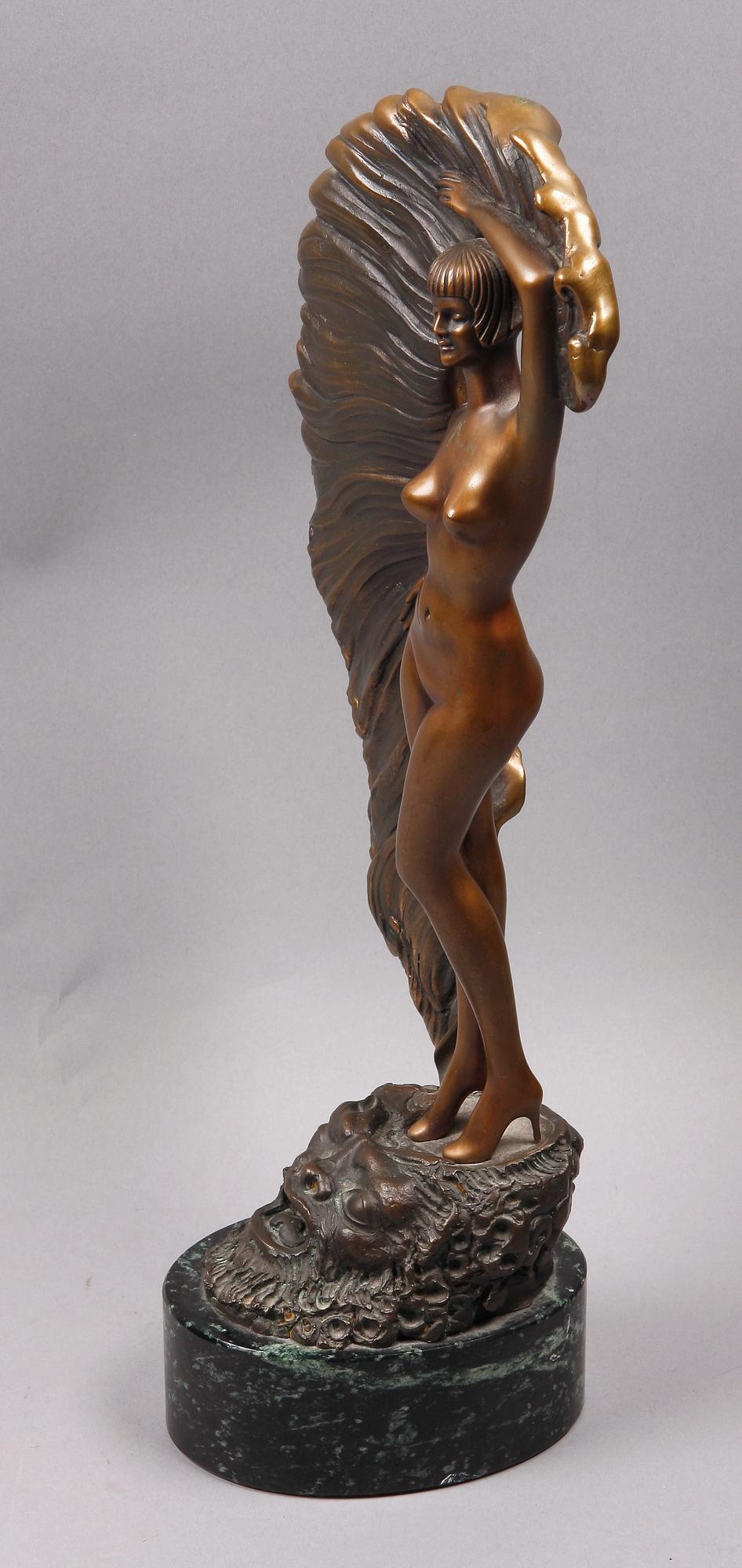 OKÄND KONSTNÄR, skulptur, brons. Otydl sign o numr. Art Deco-stil. 1900-talets andra hälft.