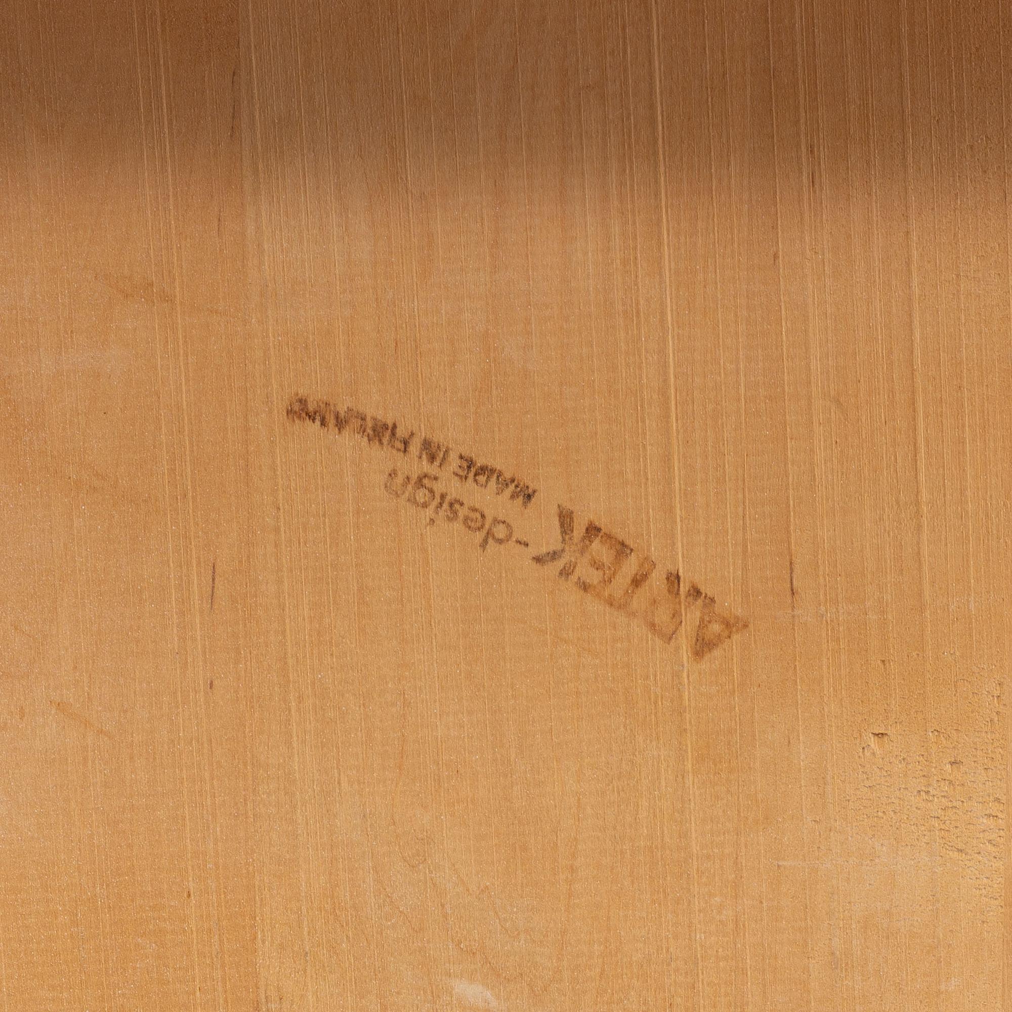 Aulis Leinonen, a model 200 writing desk, Artek, mid 20th century.