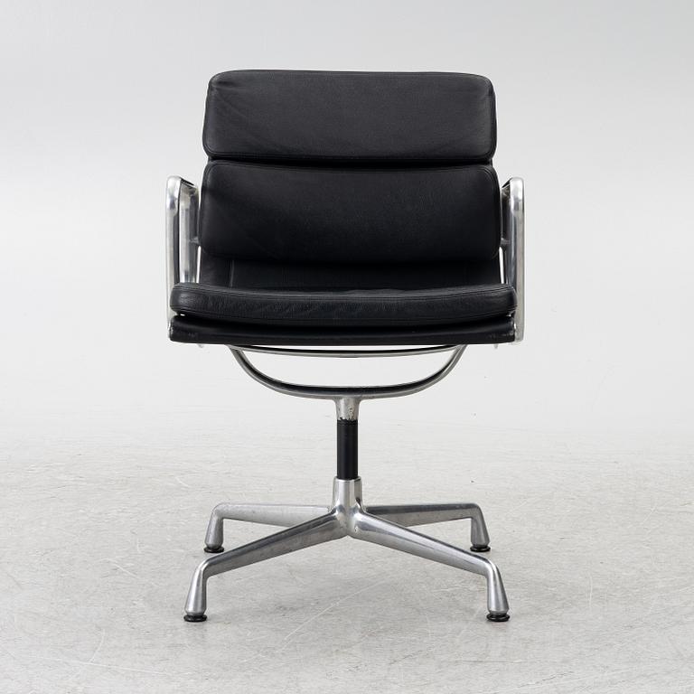 Charles & Ray Eames, Office chair, “EA208 Soft Pad Chair”, Vitra.