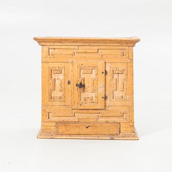 Hanging cabinet, Baroque, probably Norwegian, 18th century.