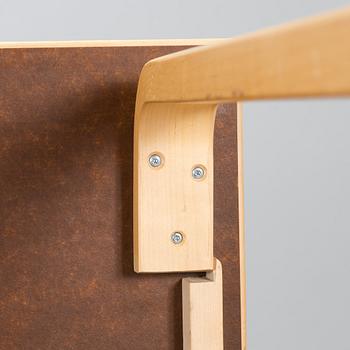 Alvar Aalto, bord, modell 84, Artek 2006.