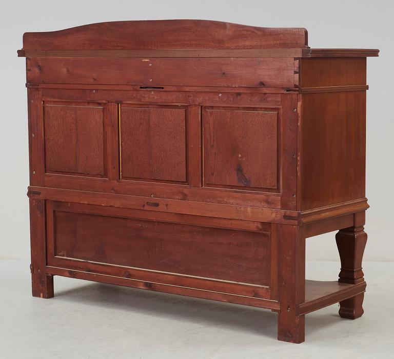 SIDEBOARD, England, Jugend, omkr år 1900.