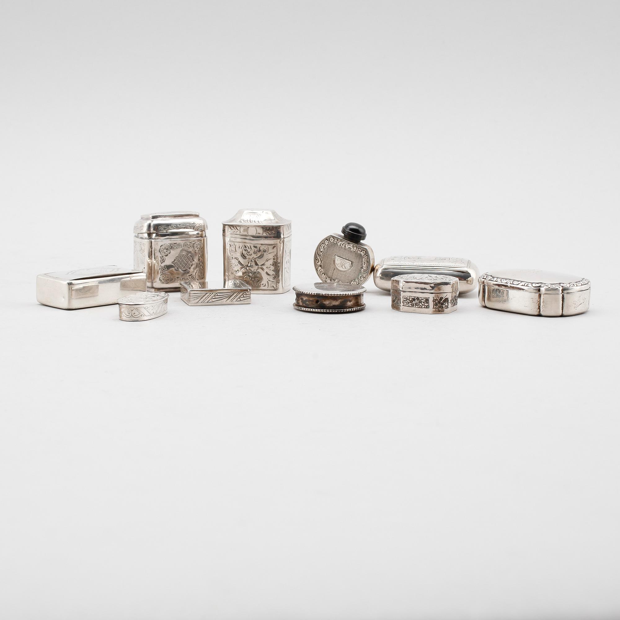 DOSOR, 10 st, silver, bl a svenska, engelska, holländska stämplar, 1800-/1900-tal. Vikt ca 200 gram.