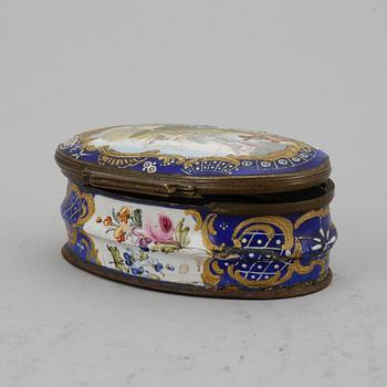 An enamel rococo box.