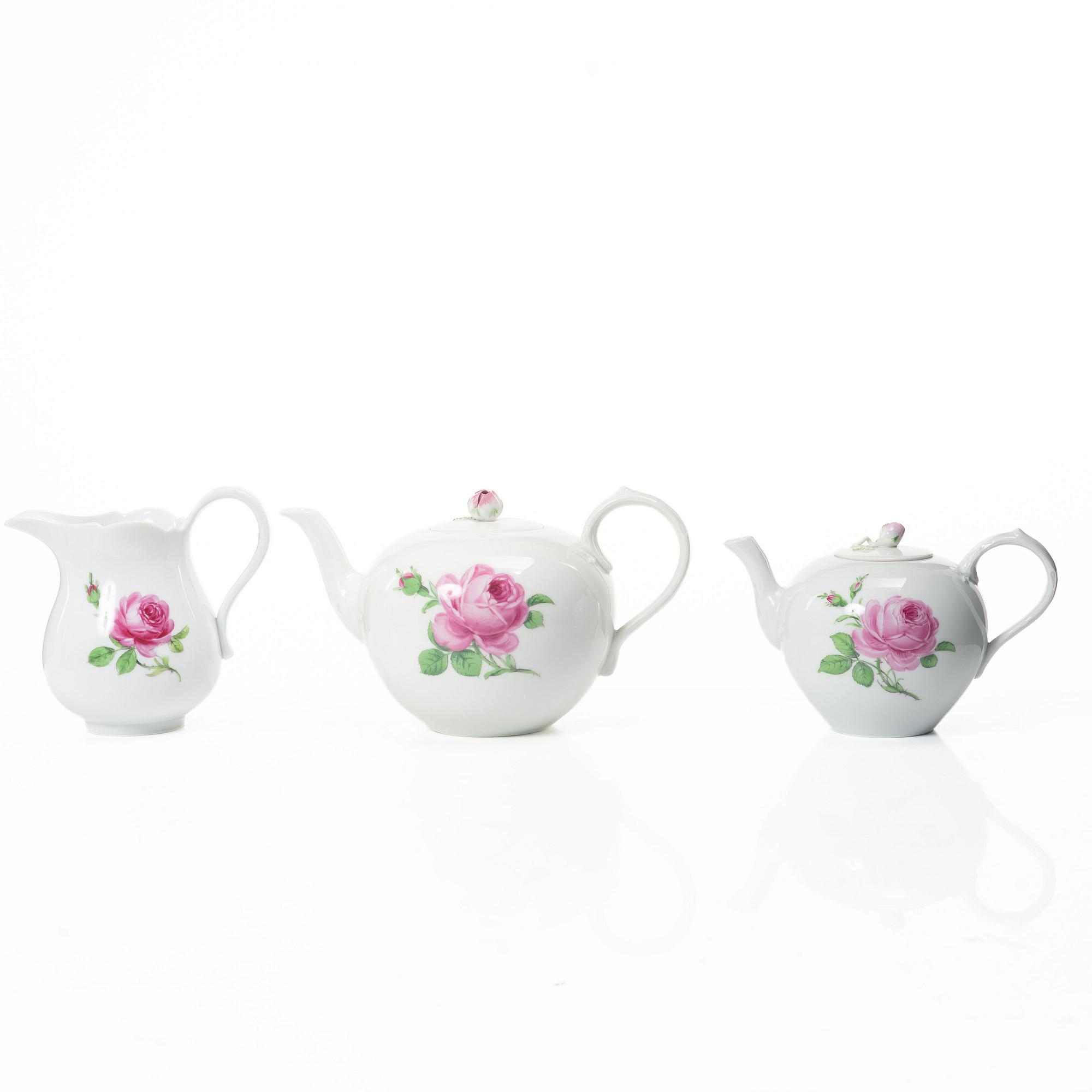 Meissen, Tea and coffee service, approx. 93 pieces, porcelain, “Meissen Rose” (Rote Rose/Meissener Rose).