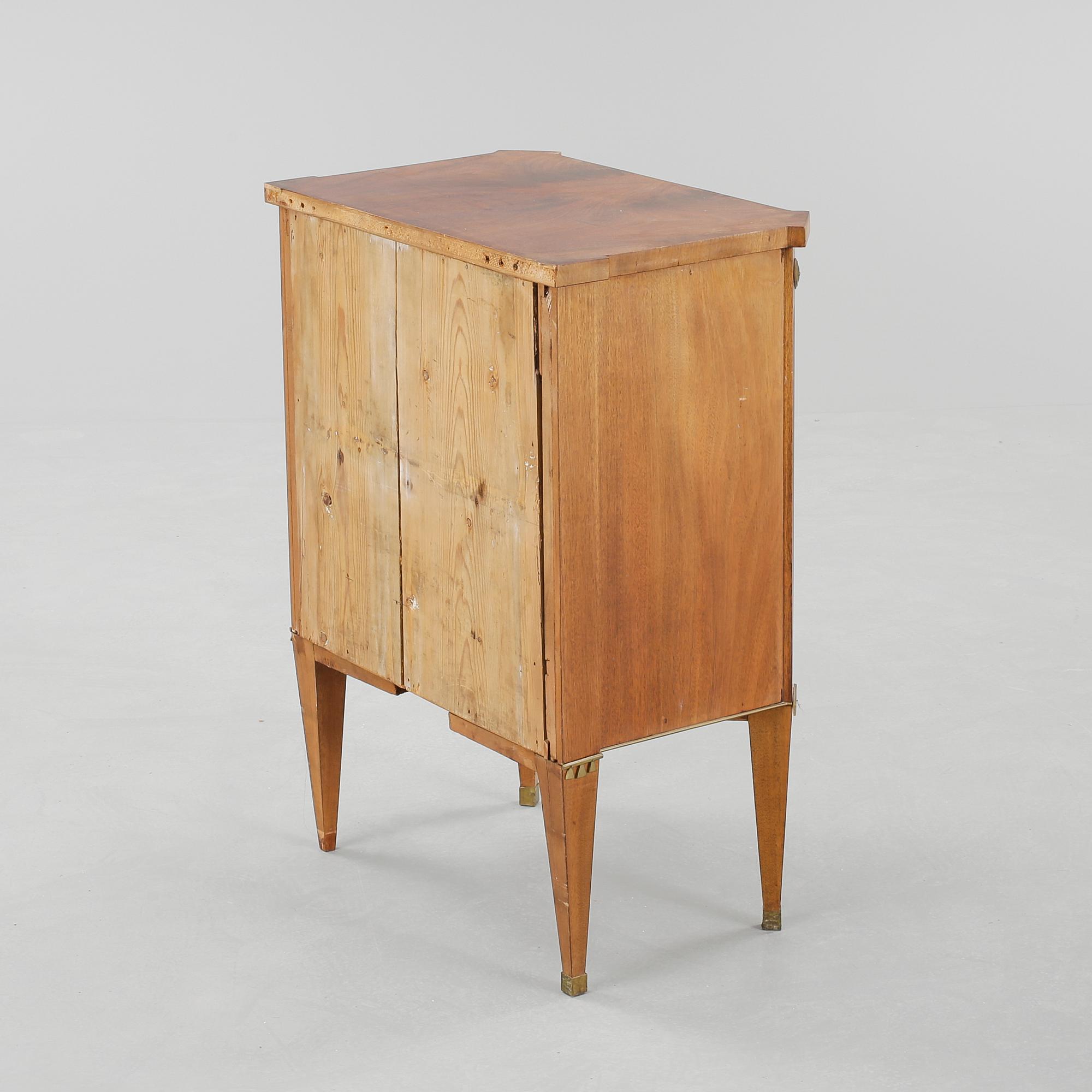 POTTSKÅP, sengustaviansk stil, 1800-tal.