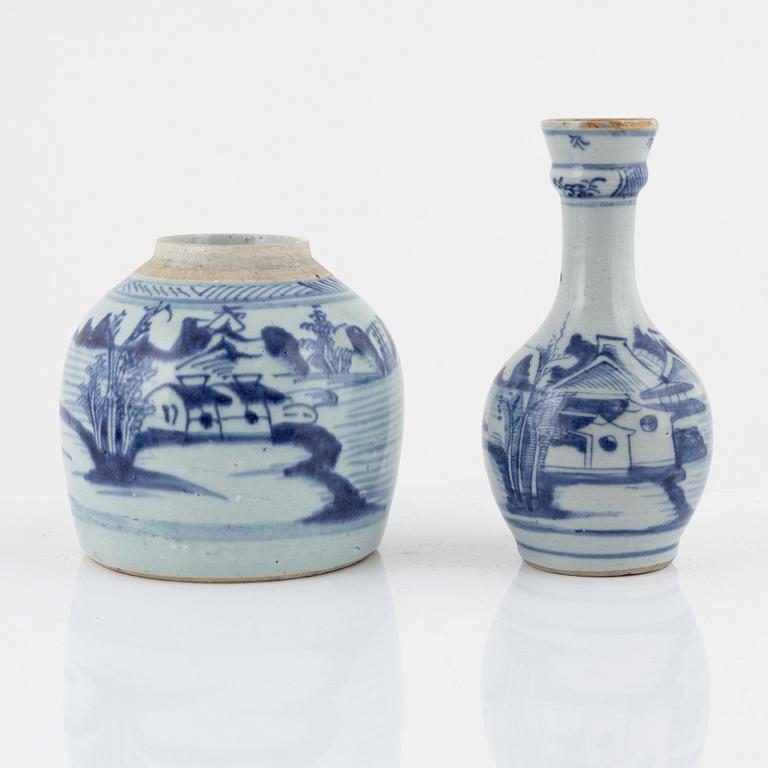 Vaser/bordslampor, 2 st, porslin, Kina, 1700-1800-tal.