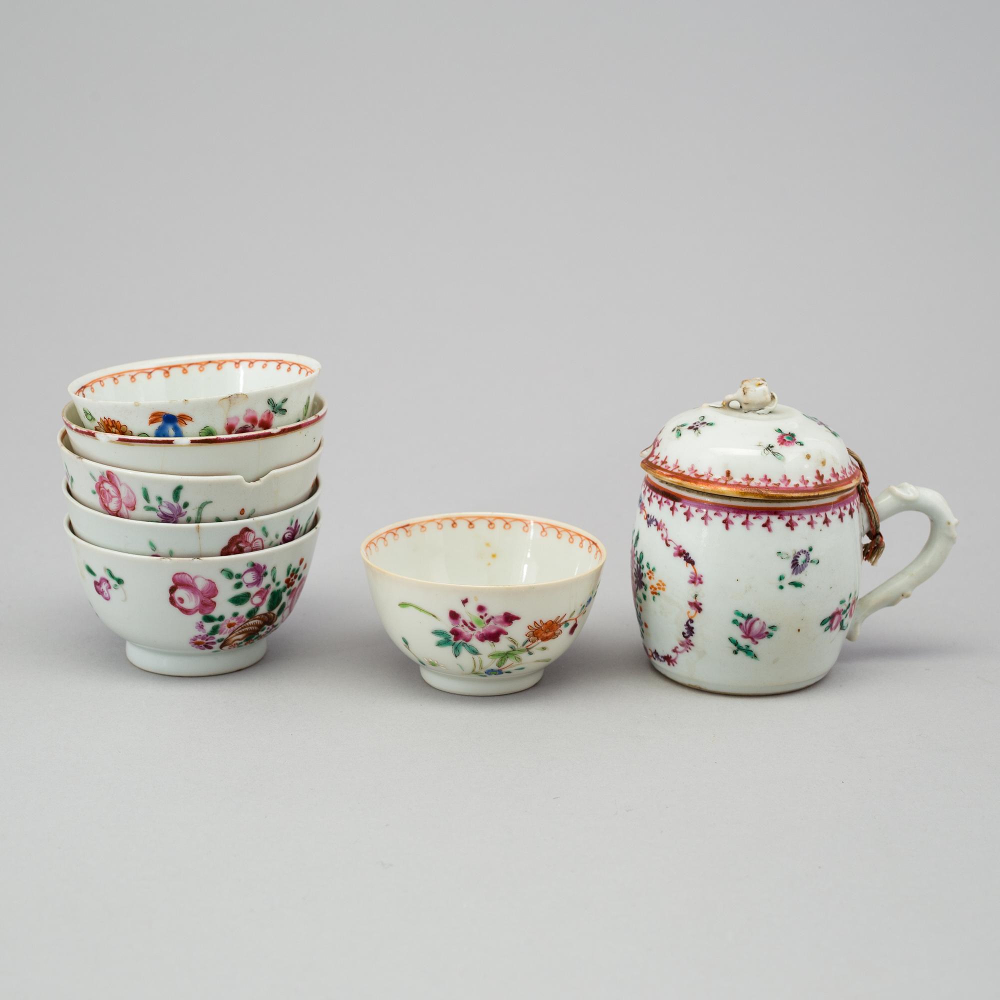 A group of 29 cups, one CREME POT and 8 saucers, Chinese export porcelain, 18th century.