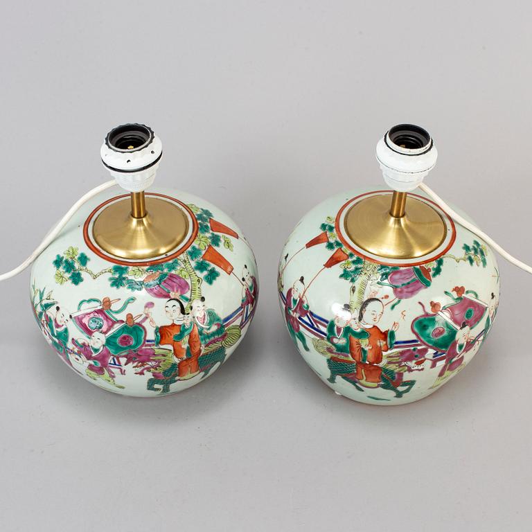 A pair of Chinese jars, turned into table lamps, 20th century.