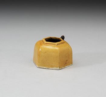 A yellow and brown glazed biscuit brush washer with curling dragon, Kangxi (1664-1722), with Xuande four character mark.