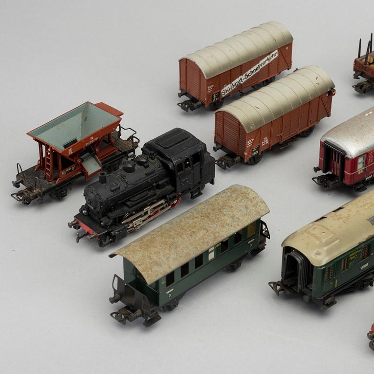 A SET OF MÄRKLIN ENGINES, WAGONS ETC, second half of 20th century.