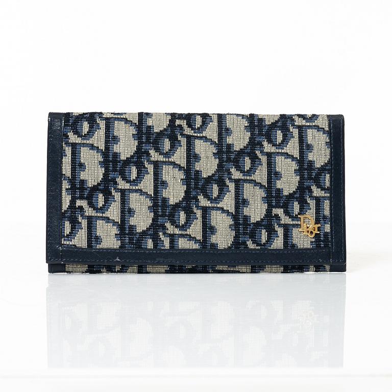 Christian Dior, a wallet.
