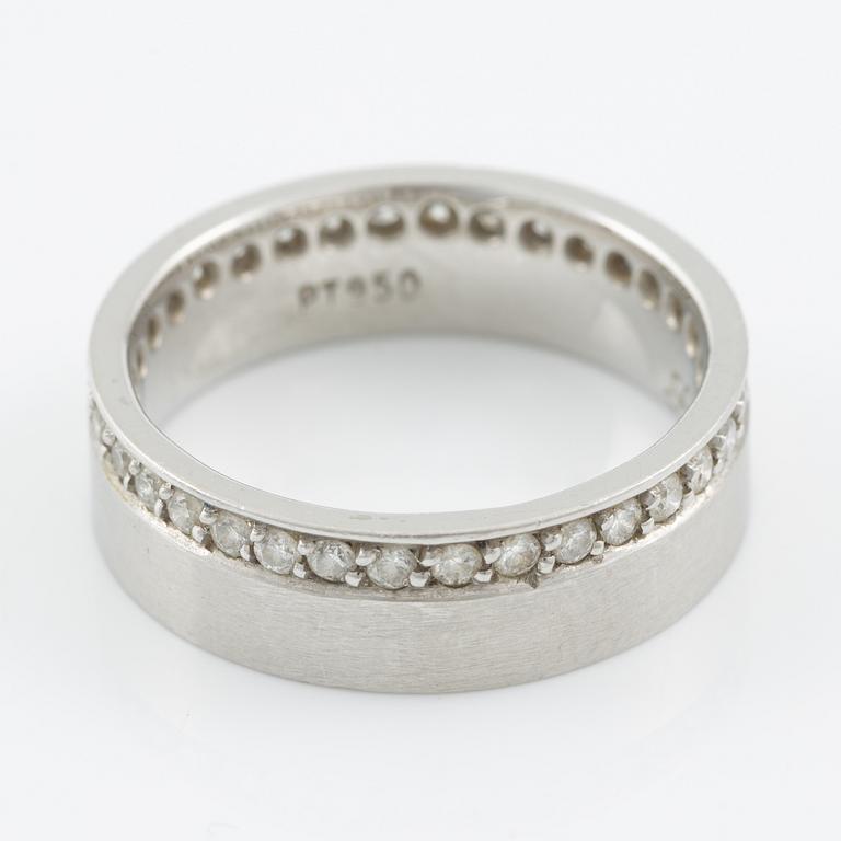 Ring, platinum with smaller brilliant-cut diamonds.