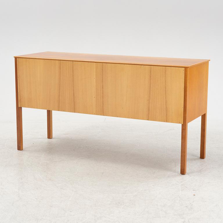 Josef Frank, sideboard, Firma Svenskt Tenn, 1900-talets andra hälft.