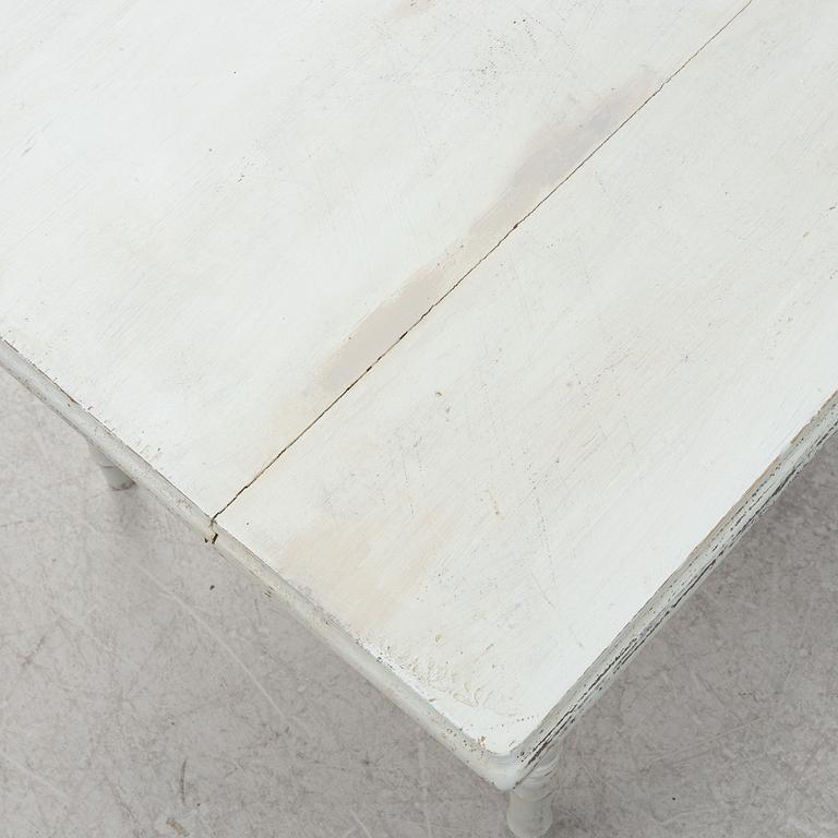 A table, 19th century.