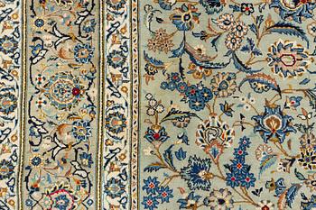 A carpet, Kashan, signed ca 340 x 248 cm.