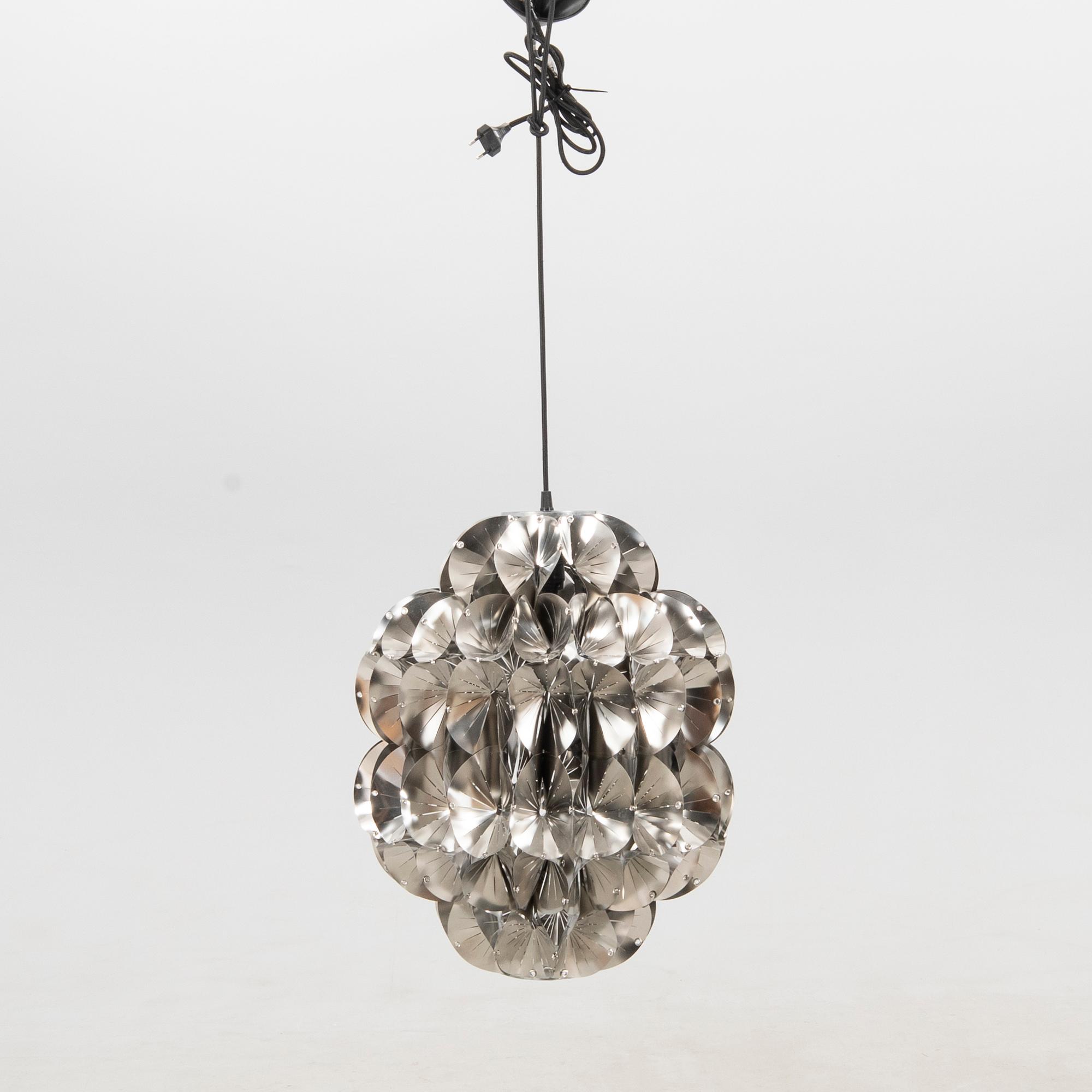 Lisa Hilland, ceiling lamp/table lamp from the Glamrocks series 2023.