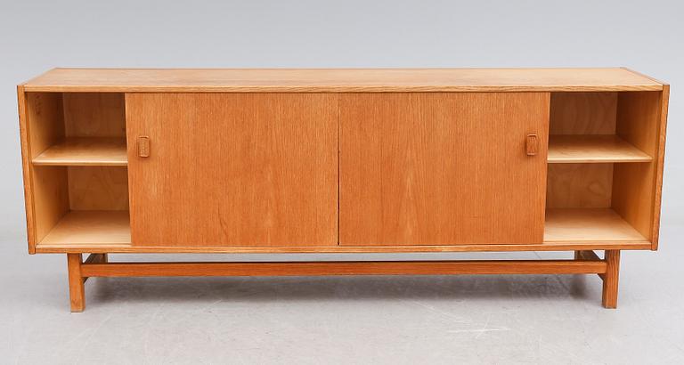 SIDEBOARD, "Arild", Nils Jonsson, Troeds, 1900-talets andra hälft.