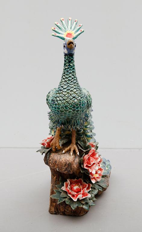 FIGUR, porslin, Kina, 1900-tal.