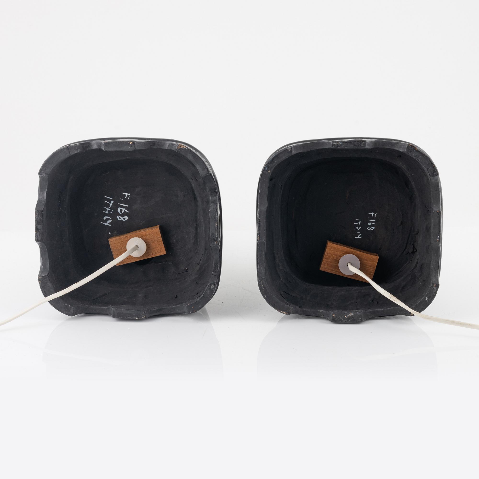A pair of ceramic table lamps, late 20th century.