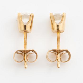 Earrings, a pair, gold with brilliant-cut diamonds.