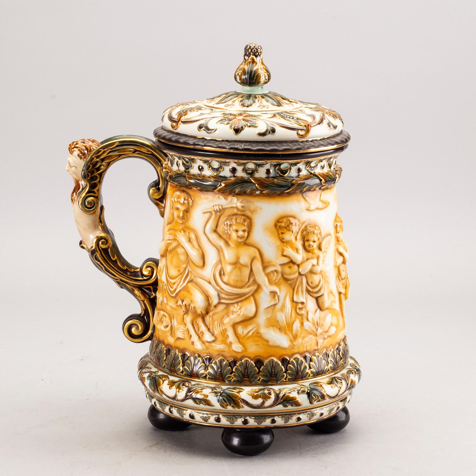 A Rörstrand majolica jug around 1900.