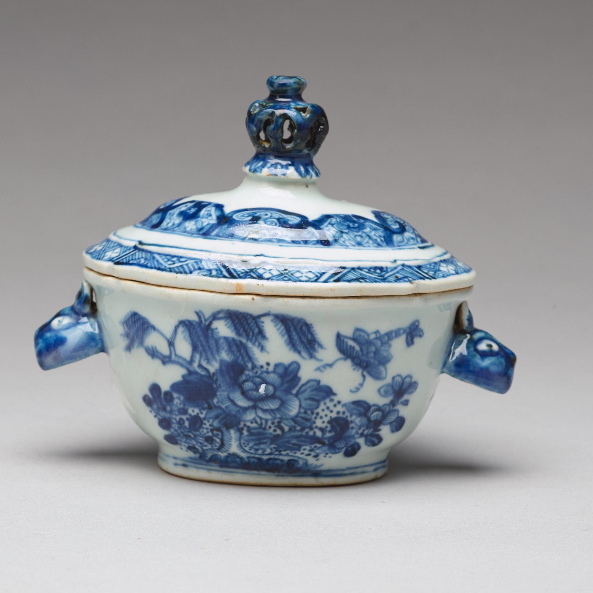 SMÖRTERRIN med LOCK och FAT, kompaniporslin. Qingdynastin, Qianlong (1736-95).