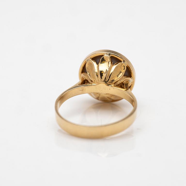 Ring 18K guld med en mabépärla.