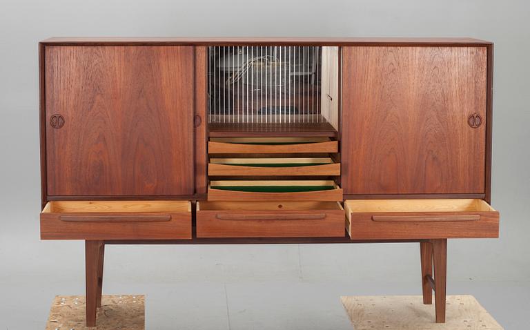 SIDEBOARD, 1900-talets mitt.
