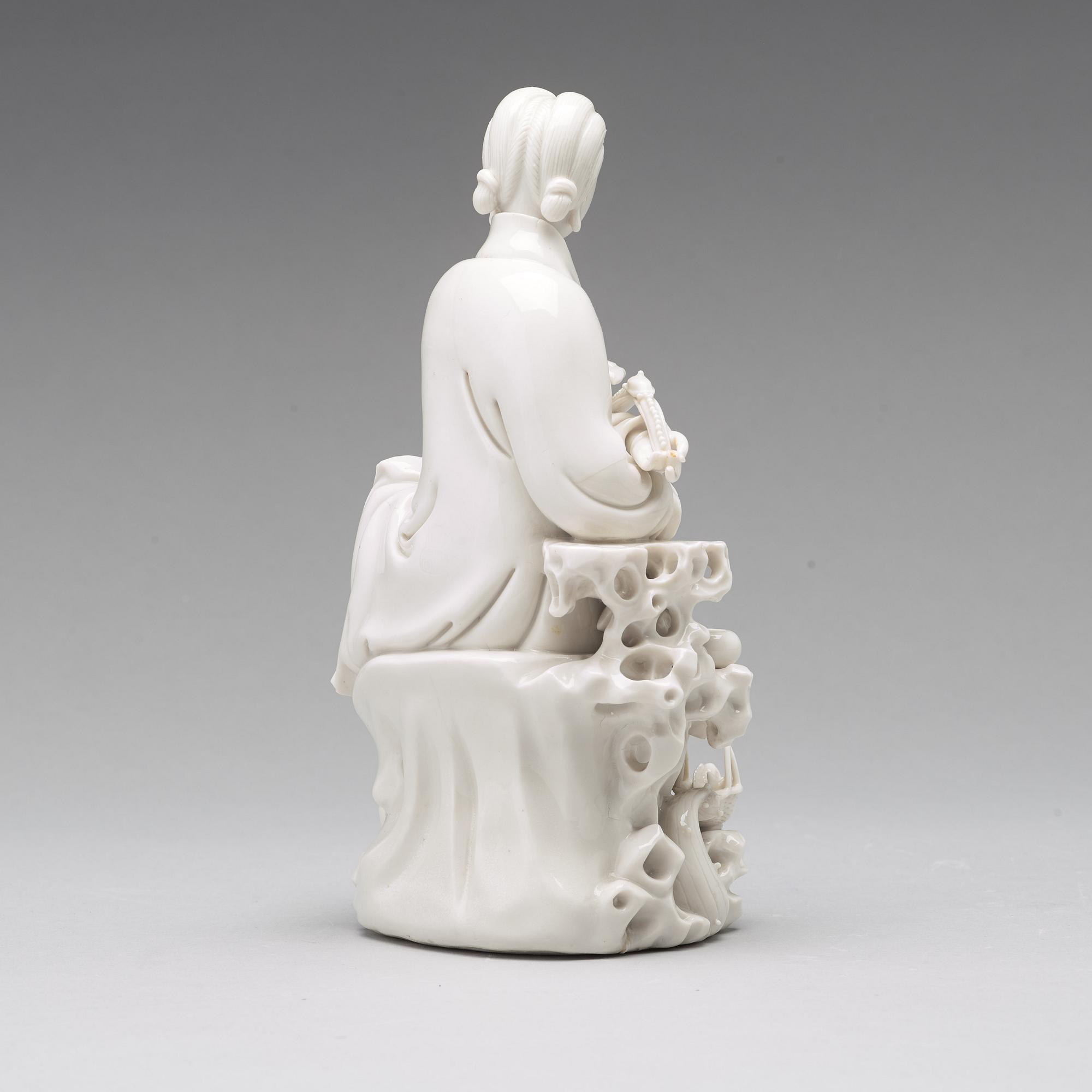A blanc de chine figure of Guanyin, Qing dynasty, 19th Century.