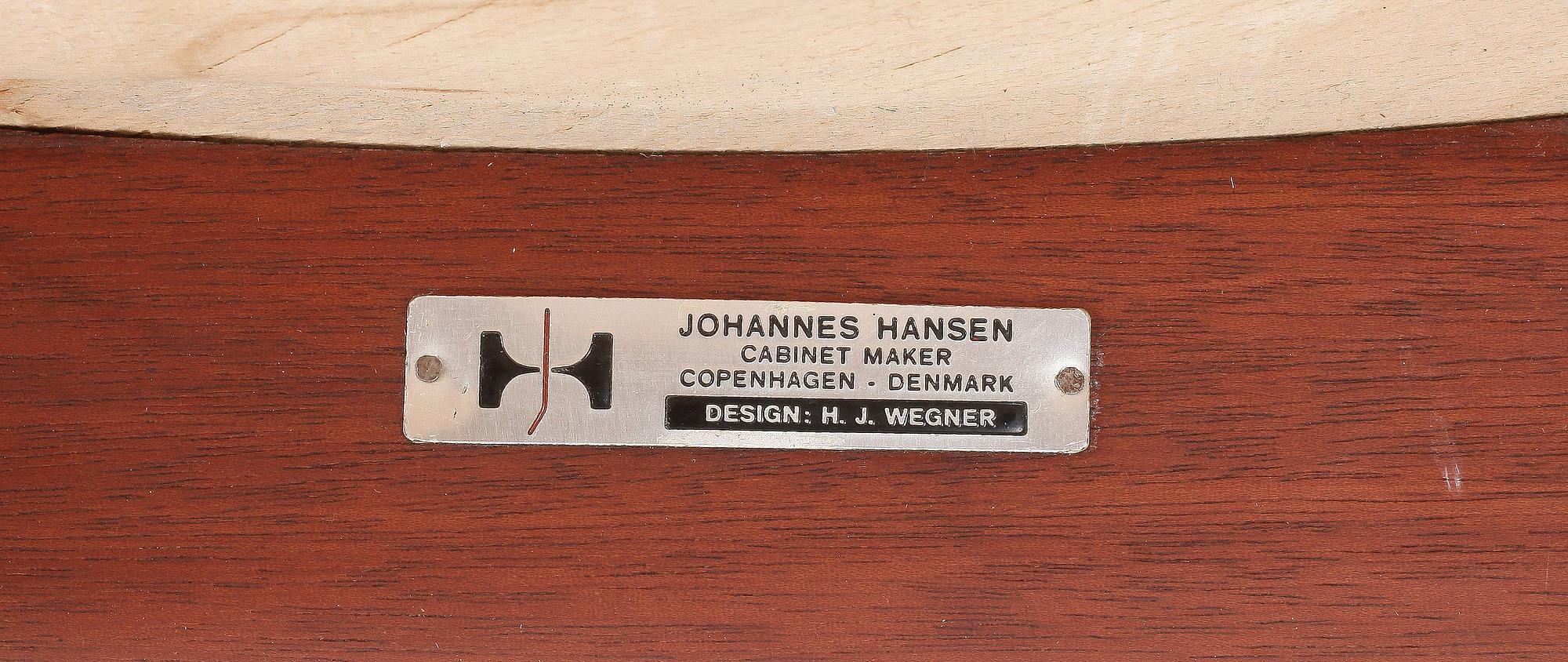 KARMSTOLAR, ett par, Hans Wegner "JH-713", Johannes Hansen Möbelsnedkeri, Danmark, 1900-talets andra hälft.