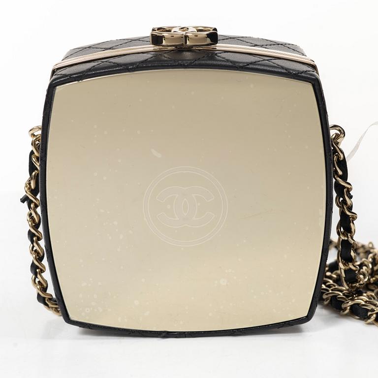 Chanel, väska, "Makeup Box / Mirror Clutch", 2022.