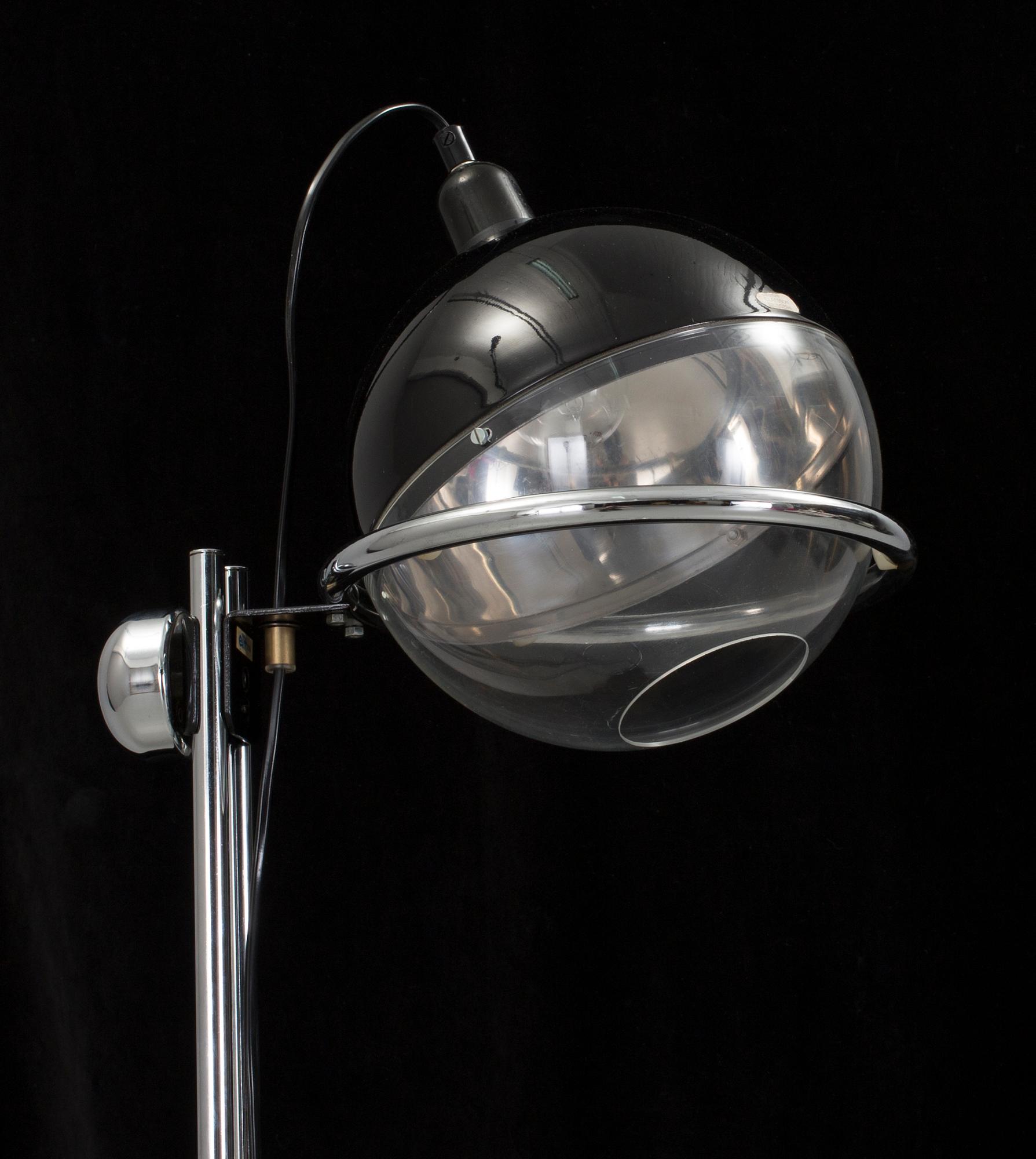 GOLVLAMPA, design Claéson-Bringzén.