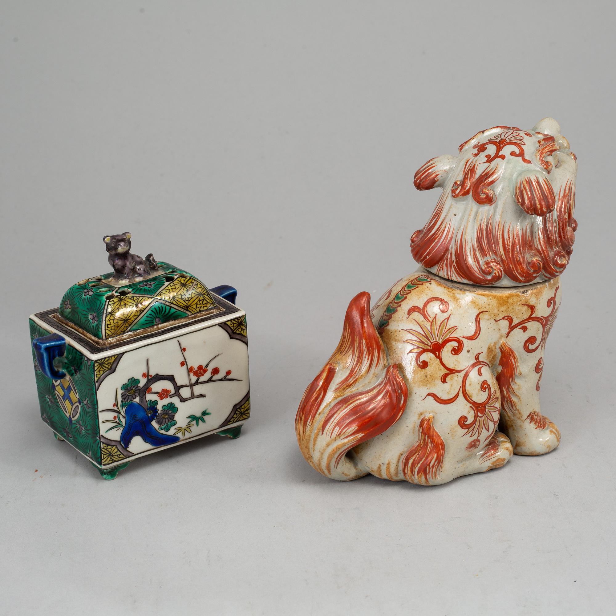 A set of two Japanese censers and two Japanese bowls, 20th Century.