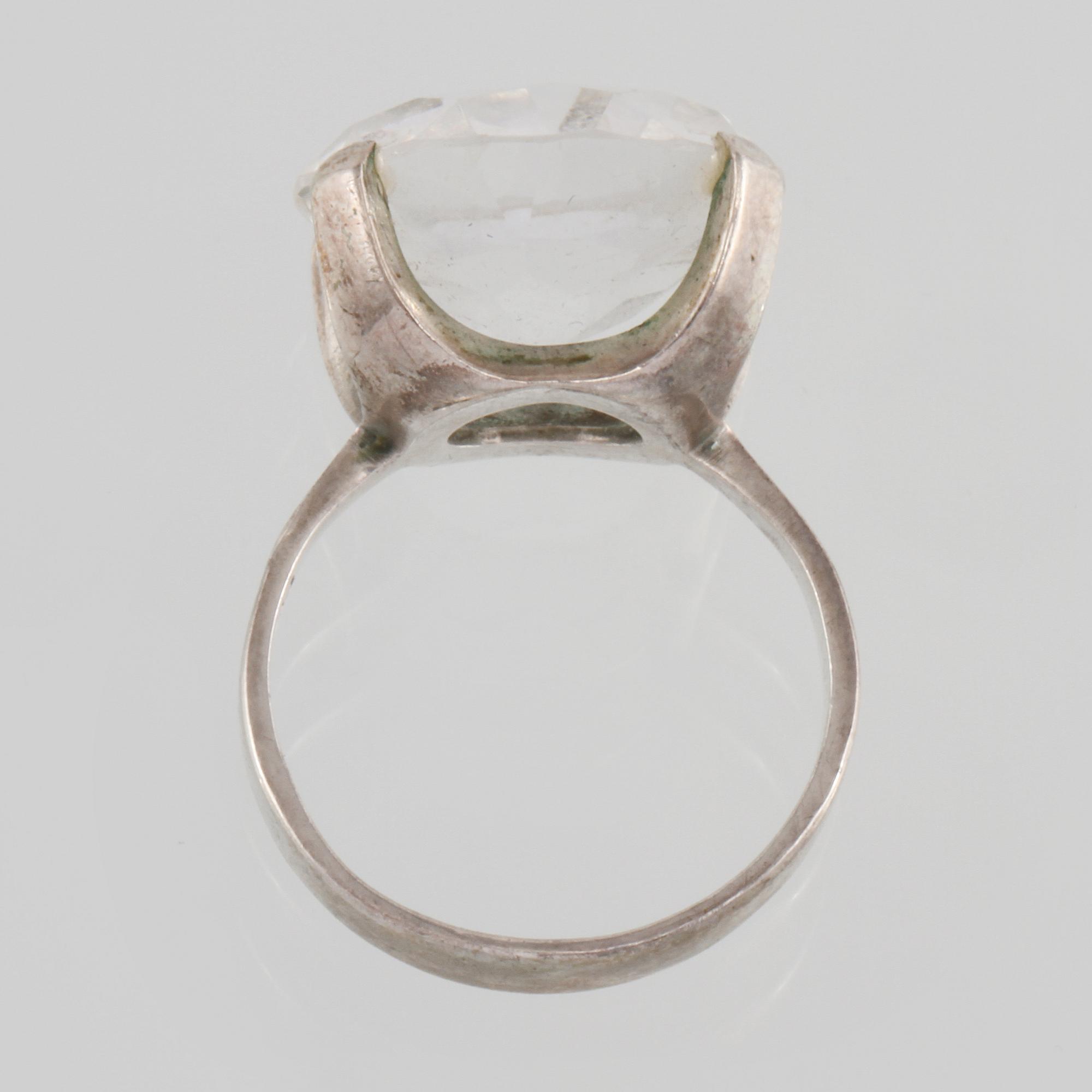 RING, silver med fasettslipad bergkristall, H Svedbom, Vetlanda 1971. Vikt 5,8 gram.