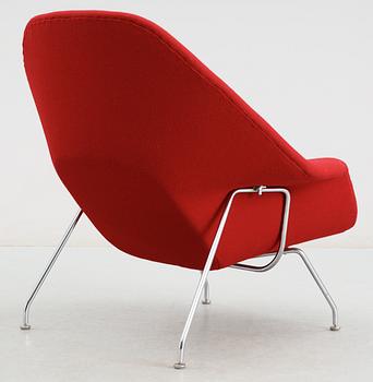 An Eero Saarinen 'Womb chair' by Knoll International,