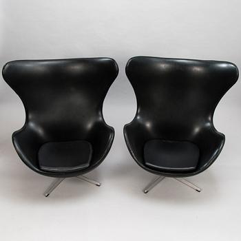 ARNE JACOBSEN, nojatuolipari "Ägget/ The Egg Chair", Fritz Hansen, Tanska 1965.