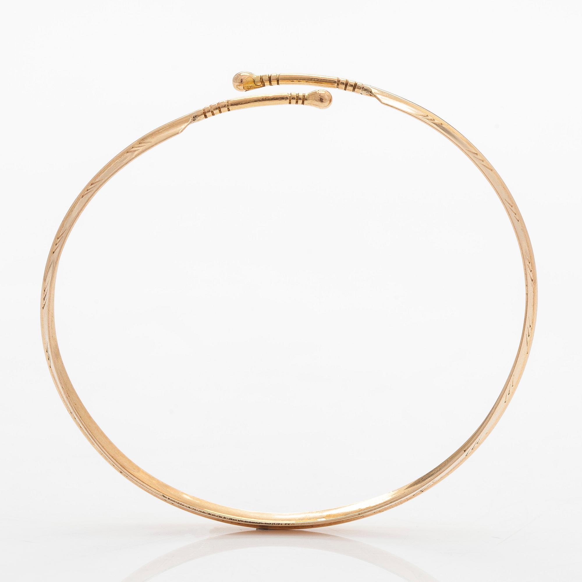 Kalevala koru, rannerengas 14K kultaa, Helsinki 1961.