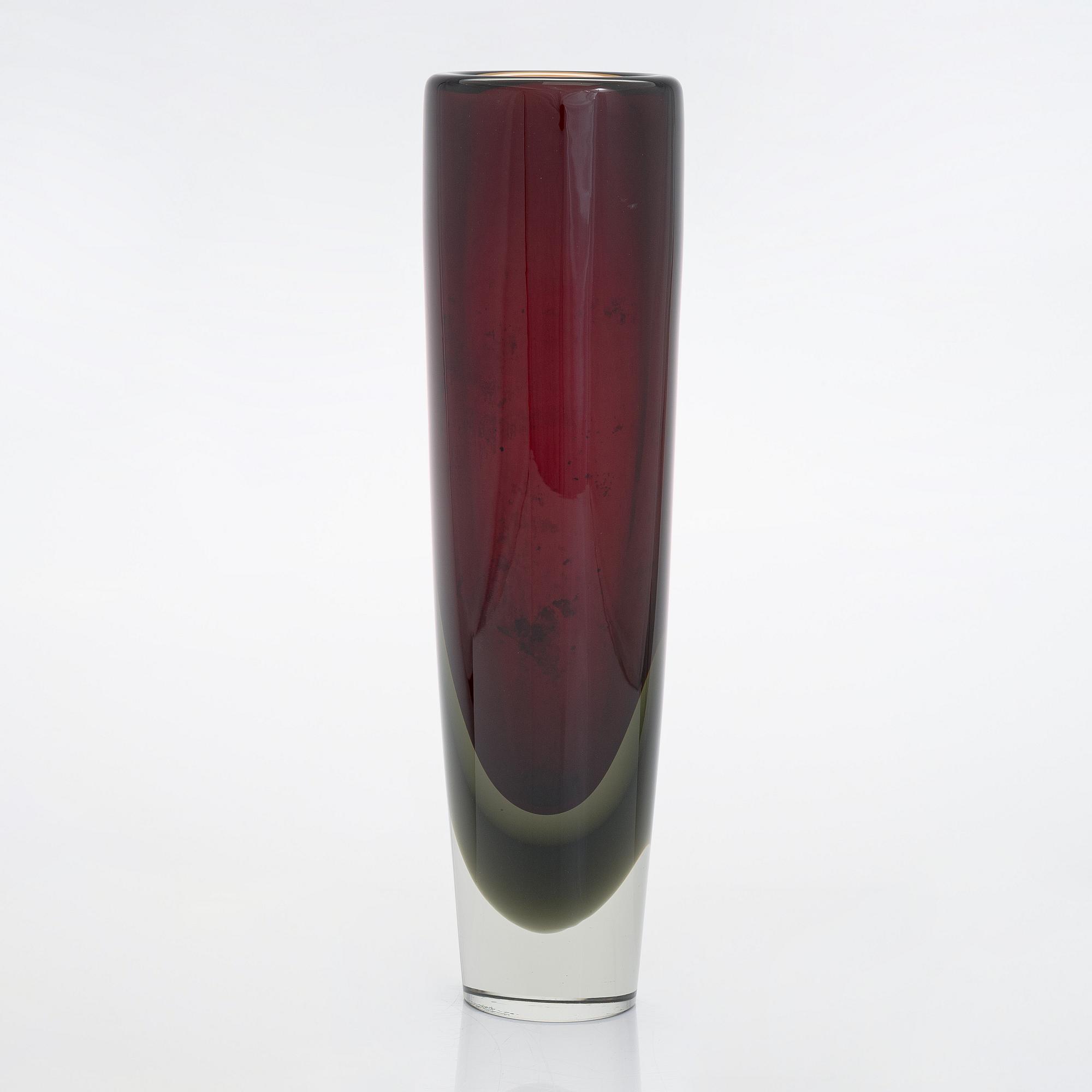 Kaj Franck, a 'KF 239' glass vase signed K. Franck Nuutajärvi Notsjö -60.