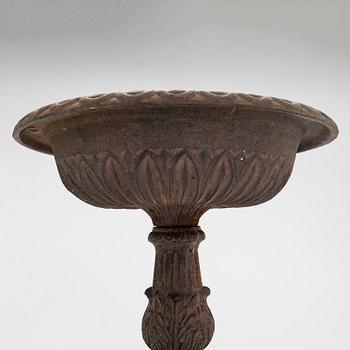 A cast iron bird bath 19th/20th century.
