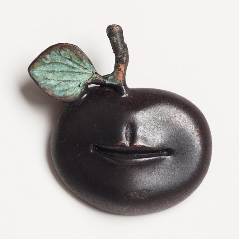Claude Lalanne brosch brons "Pomme bouche".