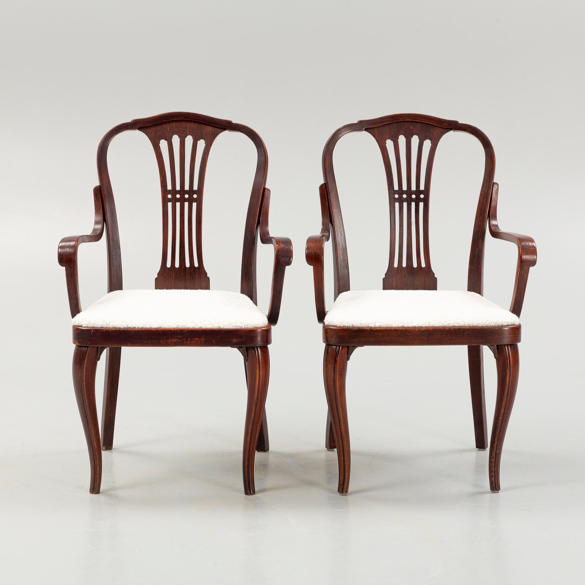 Karmstolar, ett par Thonet, 1900-talets början.
