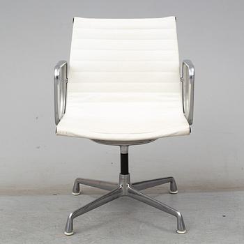 A second half of the 20th century chair by Charles & Ray Eames, no 938-138, Herman Miller.