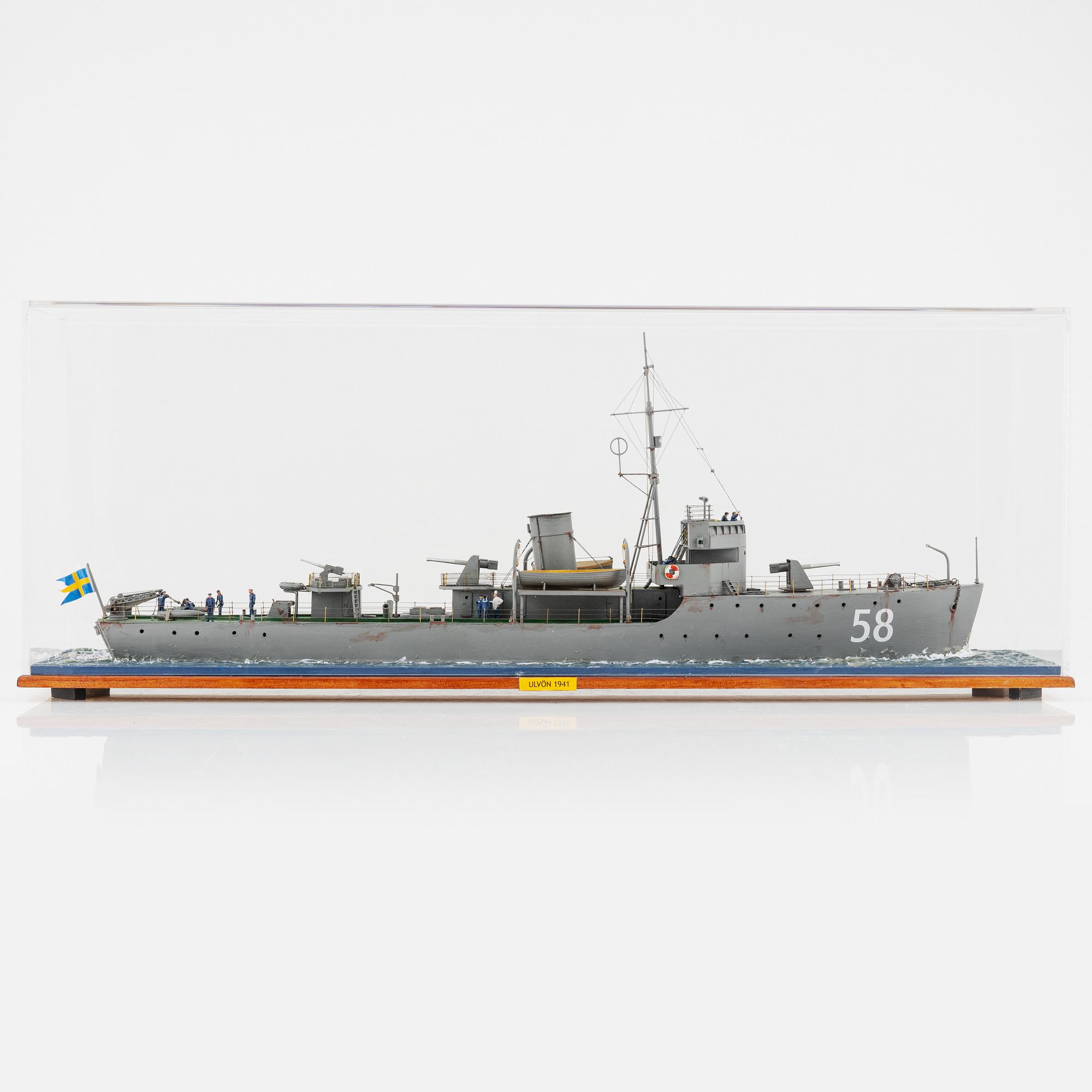 A wooden scalemodel of the Swedish minesweeper 'HMS Ulvön', built by Ingvar Lyckhammar.